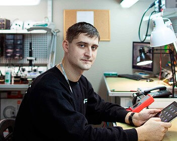 Мастер сервисного центра по ремонту техники iCLEBO